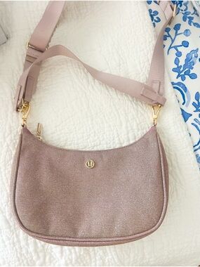 lululemon athletica Glitter Crossbody Bag in Dusty Rose *** brand new never used